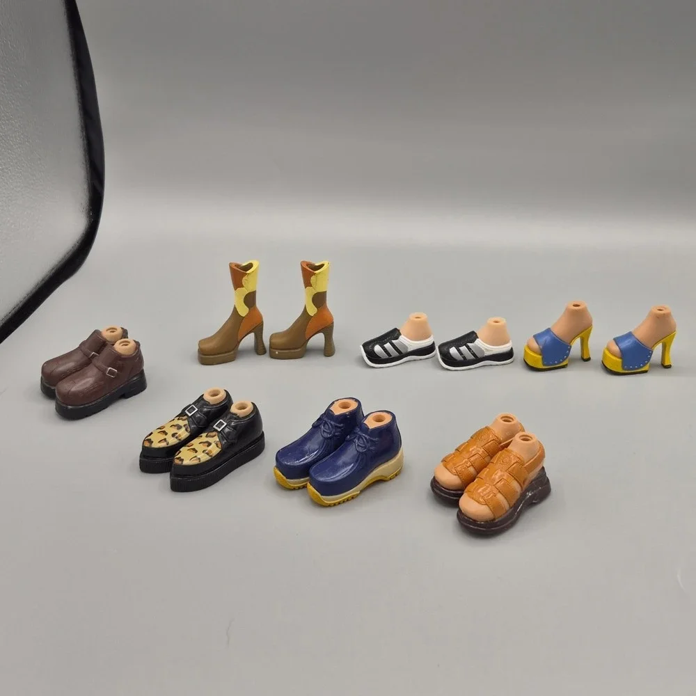 Bratz‎ Boyz and Girls Shoes Lot Of 7 Pairs of feet shoes